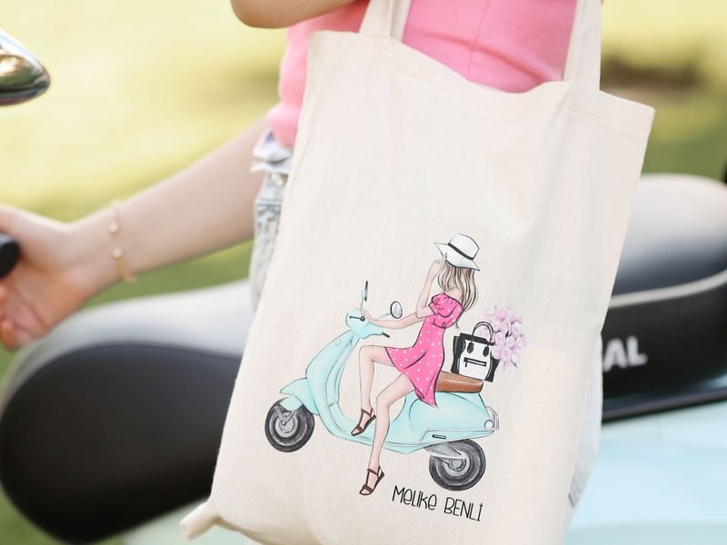 Tote bag con ilustración estampada